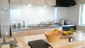 ユニテハウス芸科大前展示場_キッチン